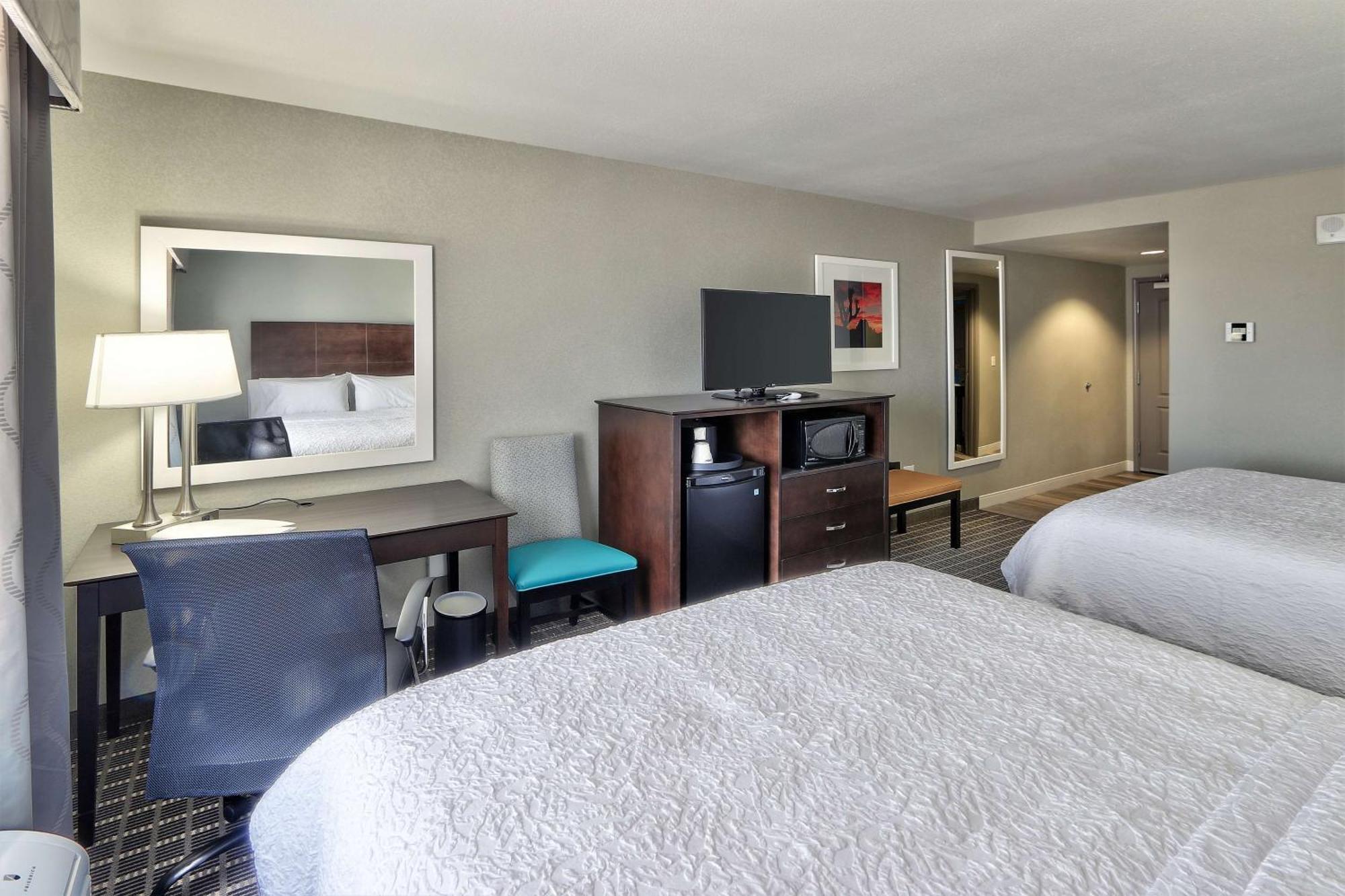 Hampton Inn & Suites Albuquerque Airport Екстериор снимка
