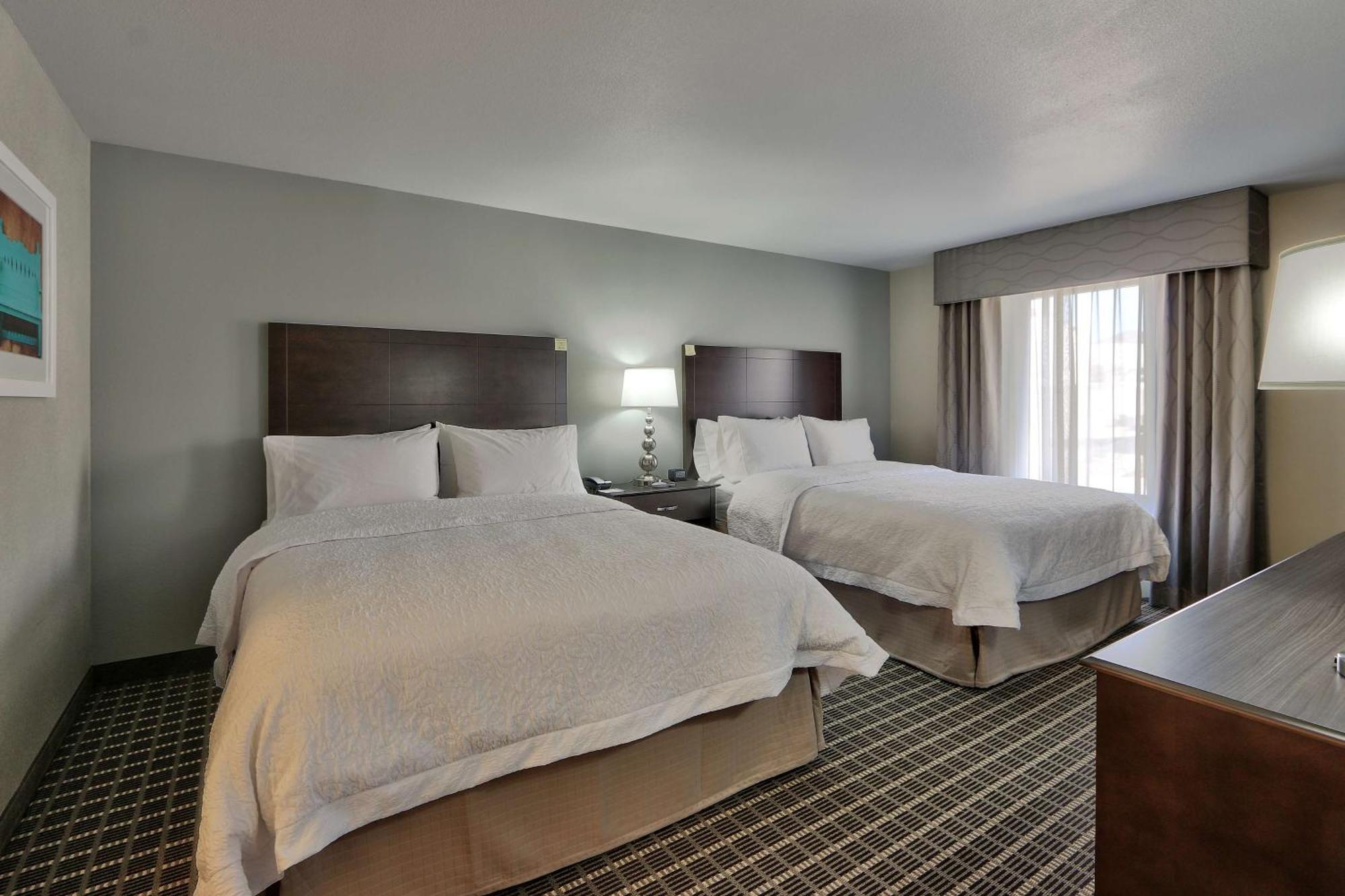 Hampton Inn & Suites Albuquerque Airport Екстериор снимка