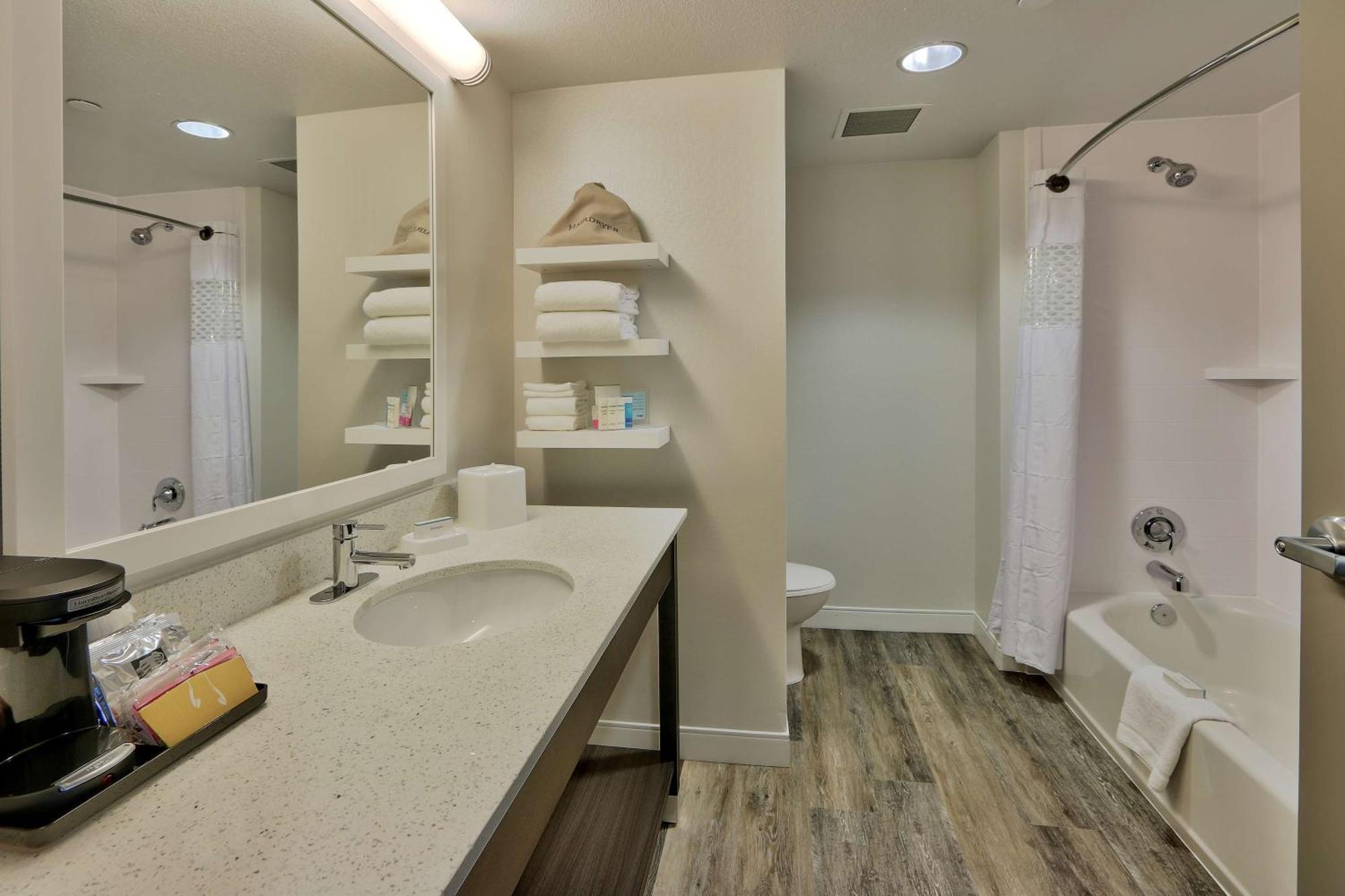 Hampton Inn & Suites Albuquerque Airport Екстериор снимка