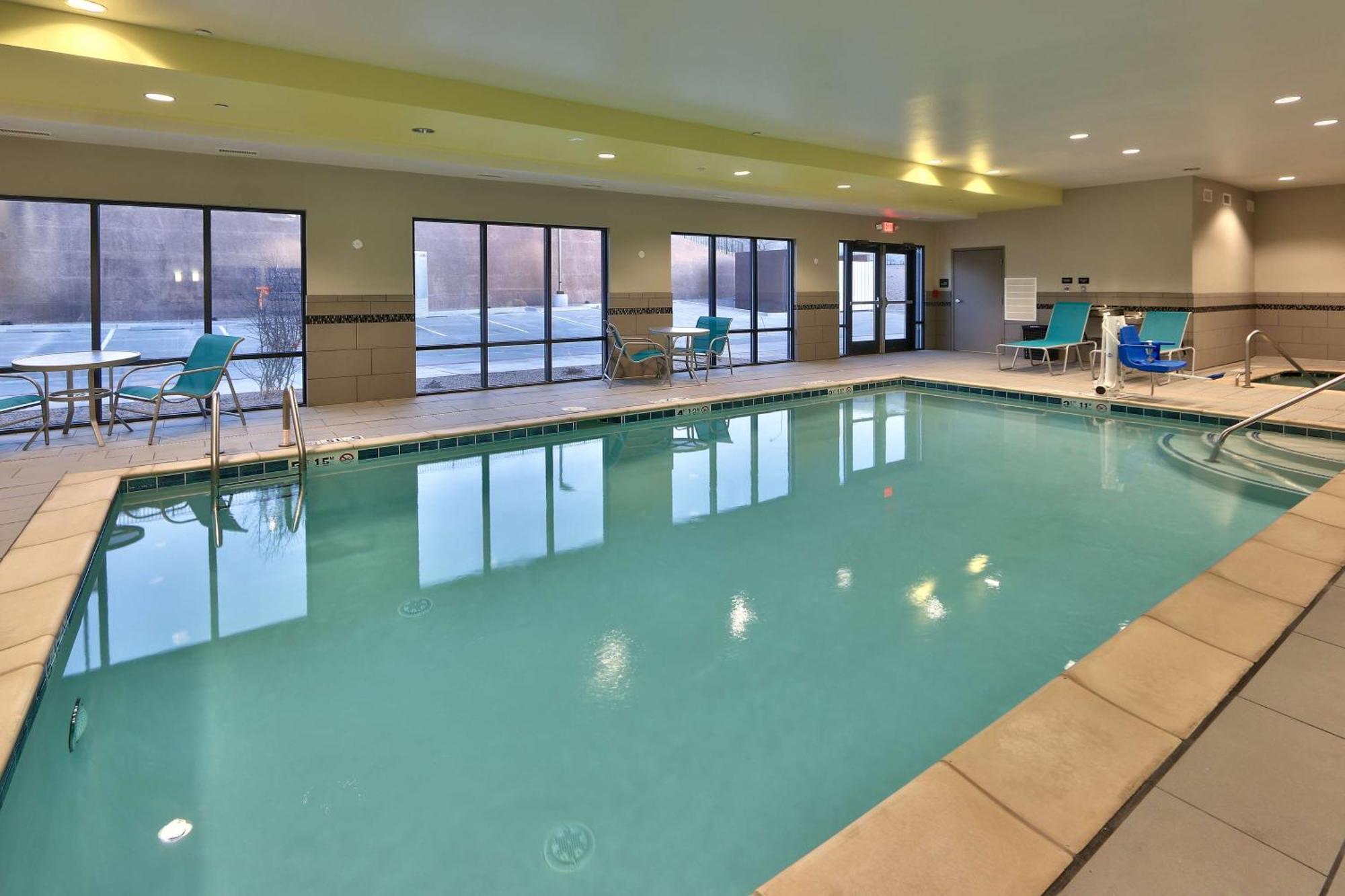 Hampton Inn & Suites Albuquerque Airport Екстериор снимка