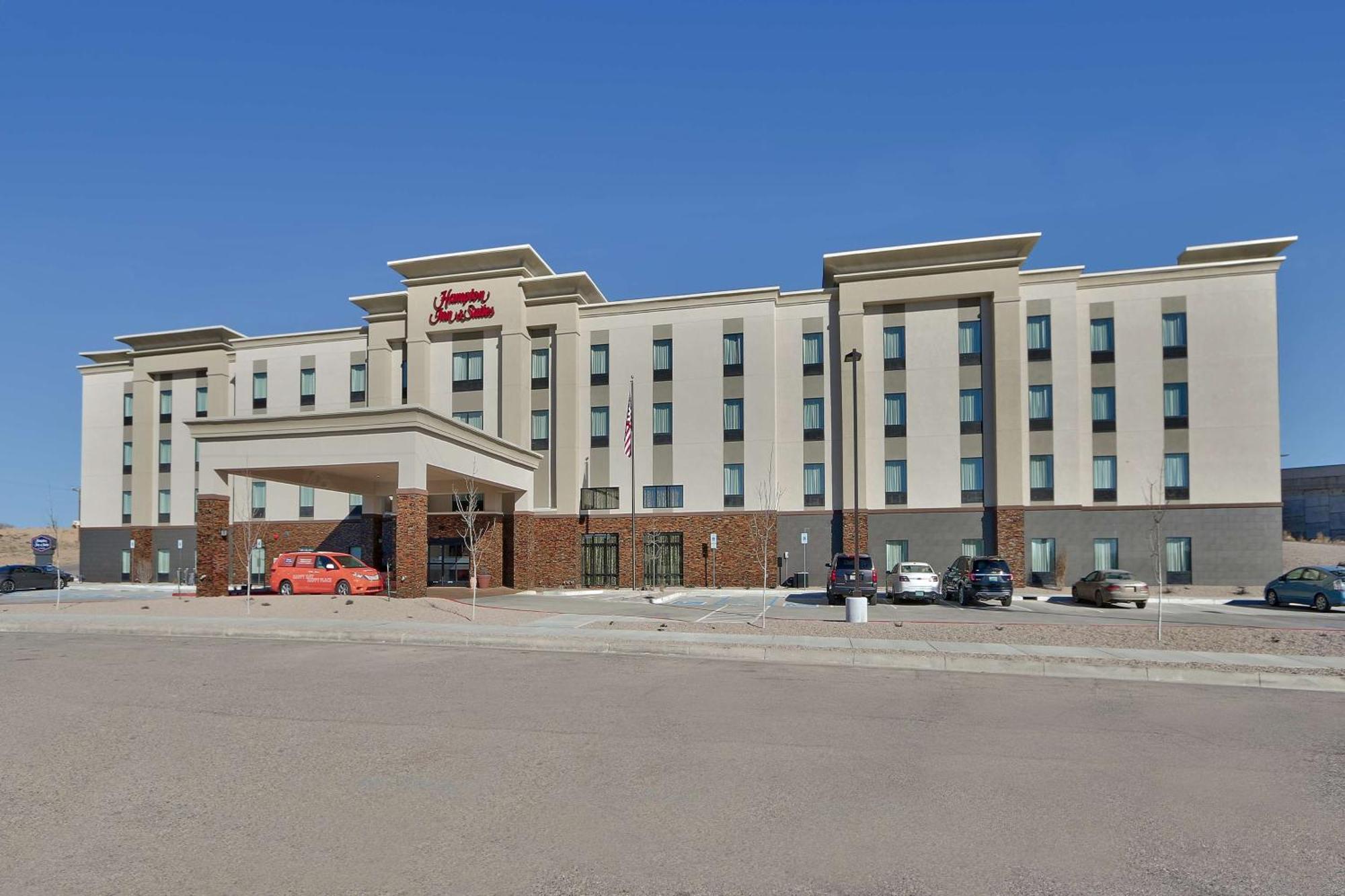 Hampton Inn & Suites Albuquerque Airport Екстериор снимка