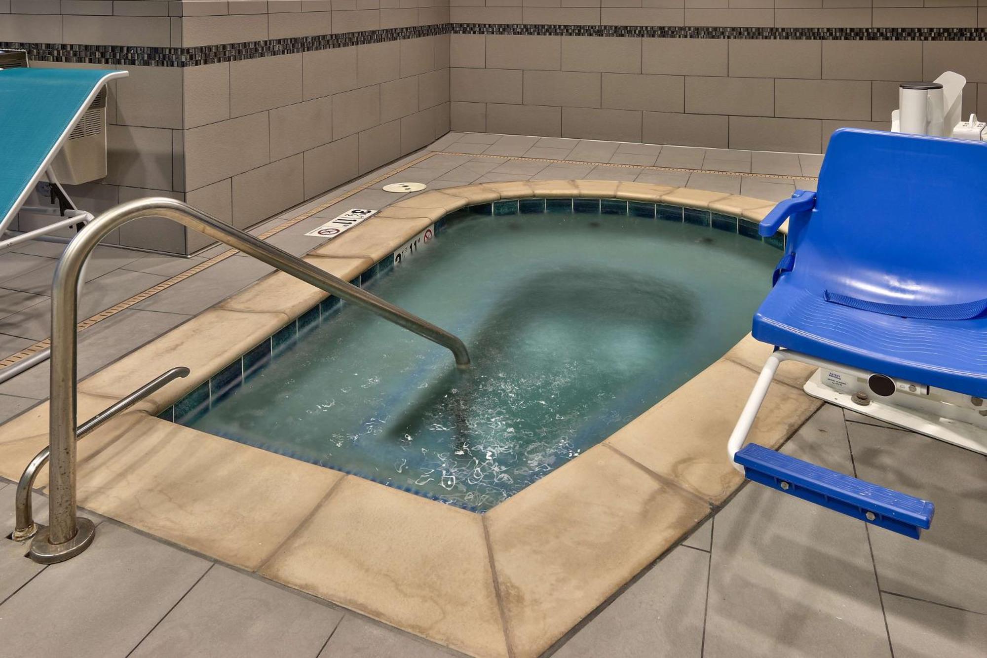 Hampton Inn & Suites Albuquerque Airport Екстериор снимка